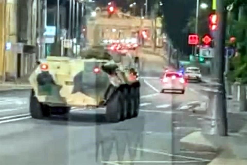 Tanques militares fueron captados en las calles de Moscú.