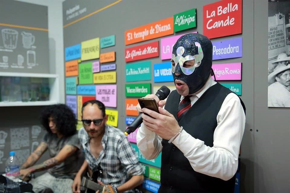 El duelo fue organizado por la editorial y colectivo callejero Circo Literario.