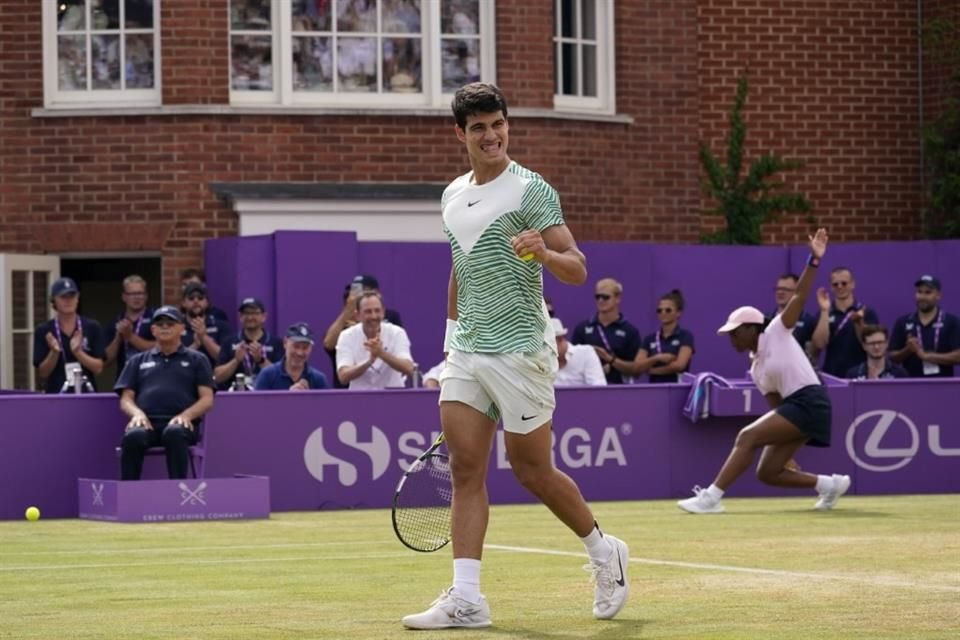 Alcaraz alcanza la final de Queen's y buscará su primer título en hierba.