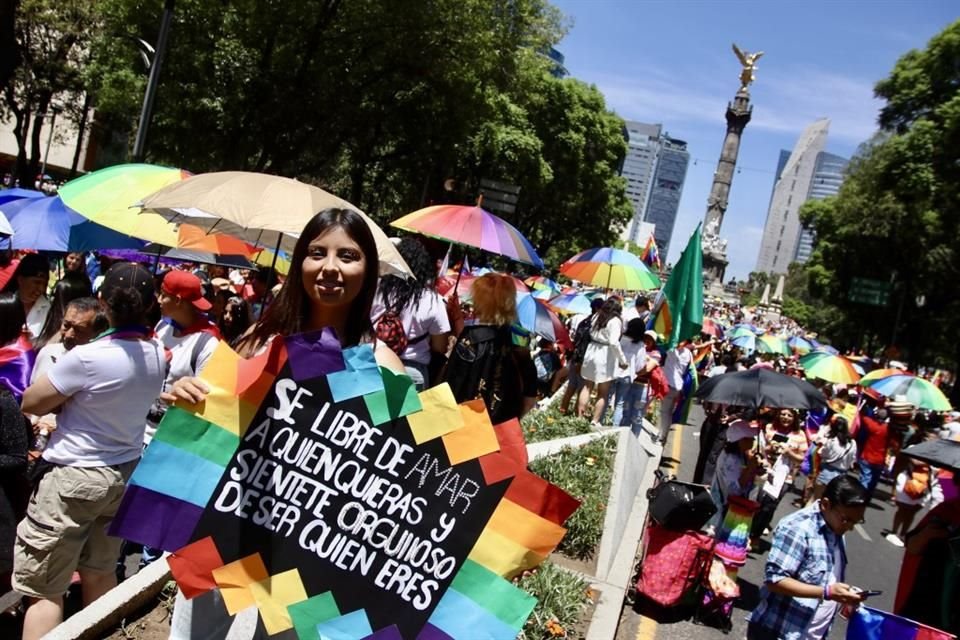 Este sábado se realizó la 45 Marcha del Orgullo LGBT+, en la Ciudad de México, con la asistencia de 250 mil personas de las distintas disidencias sexuales.