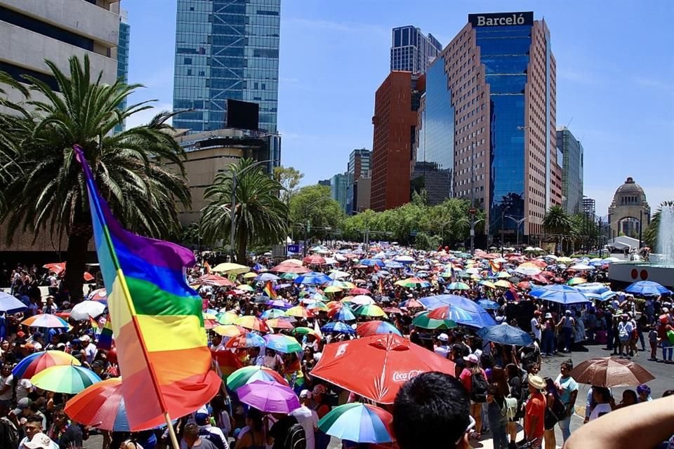 El diputado morenista, Temístocles Villanueva, aseguró que estos cambios traen certeza jurídica a los mecanismos de defensa para la población de la diversidad sexual. 