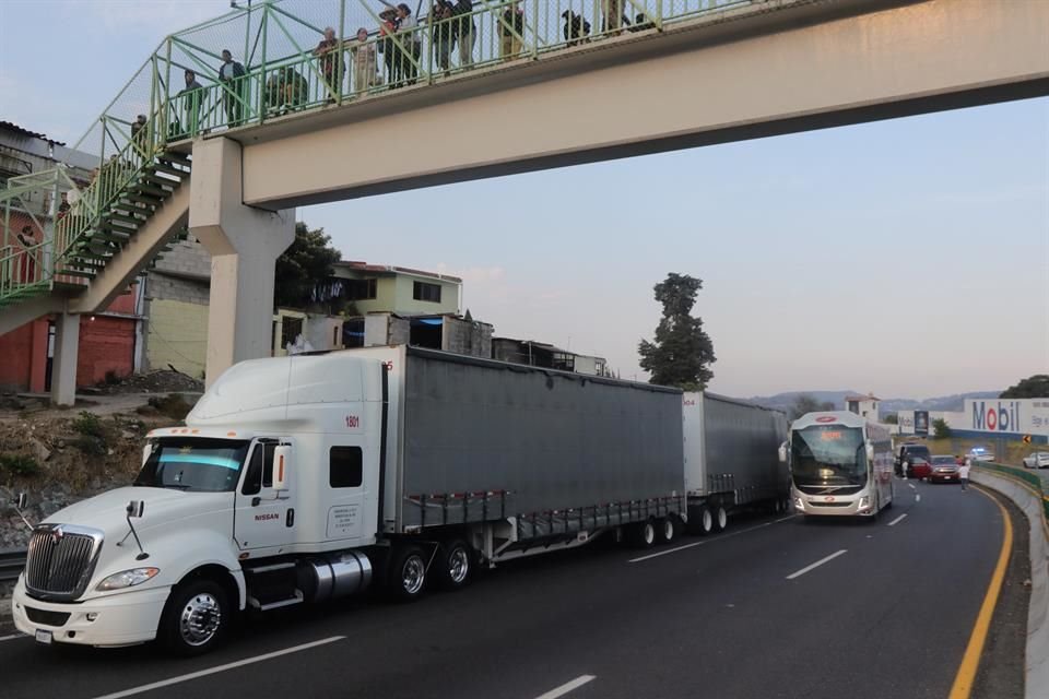 Alcaldía Tlalpan pidió a viajeros que circulan por la México-Cuernavaca, en área de Parres de Guarda, no detenerse por acecho de criminales.