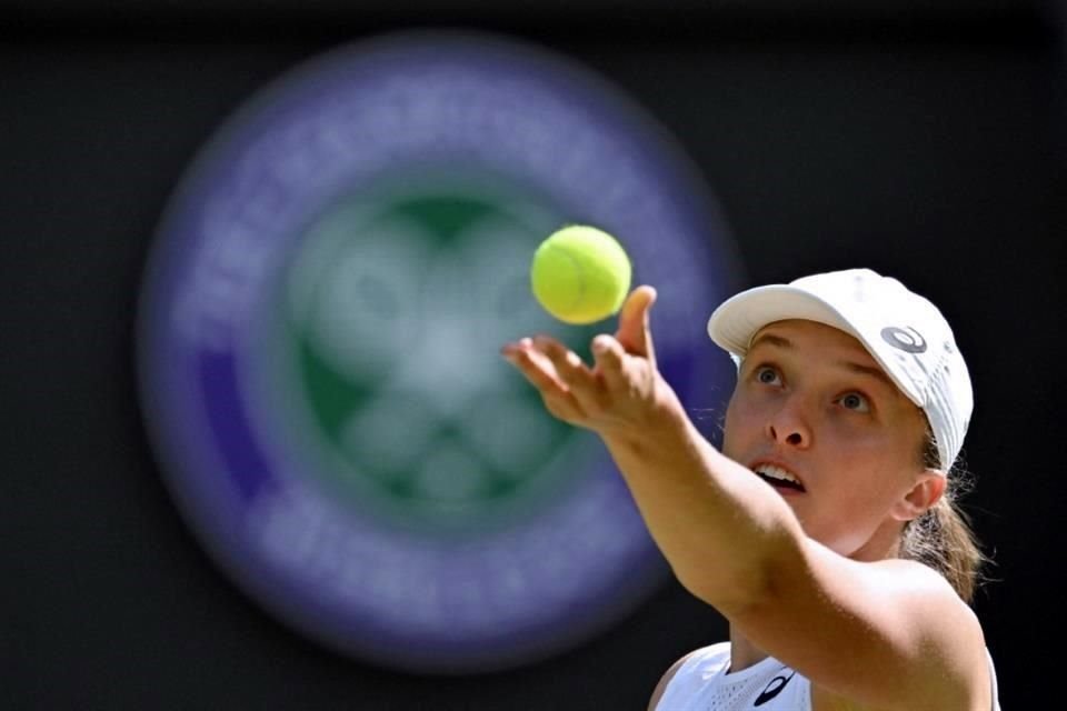 Iga Swiatek intentará coronarse por primera ocasión en Wimbledon.