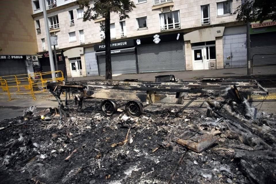 El Gobierno de Francia anunció una mayor presencia policial en París después de que estalló la violencia por la muerte de un repartidor de 17 años que fue asesinado a tiros por la Policía.