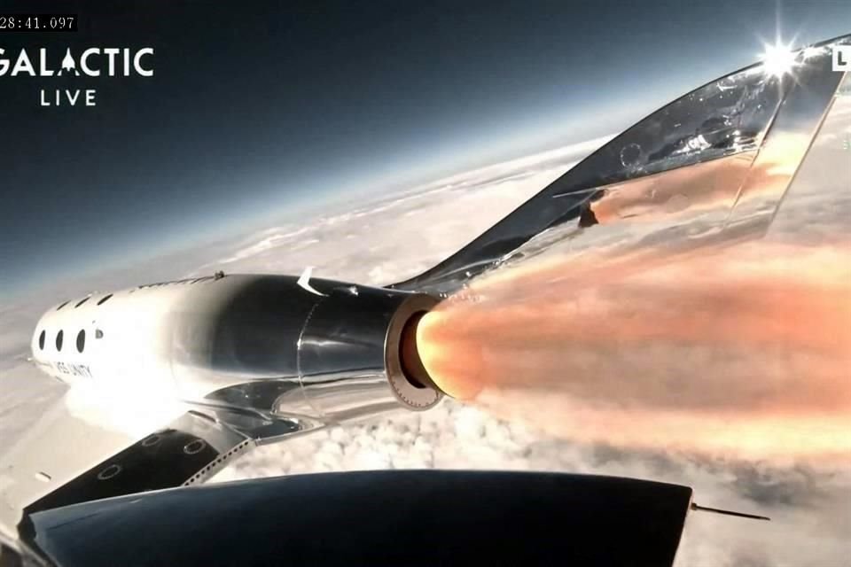 Virgin Galactic inició vuelos espaciales comerciales, un hito importante para la compañía fundada en 2004.