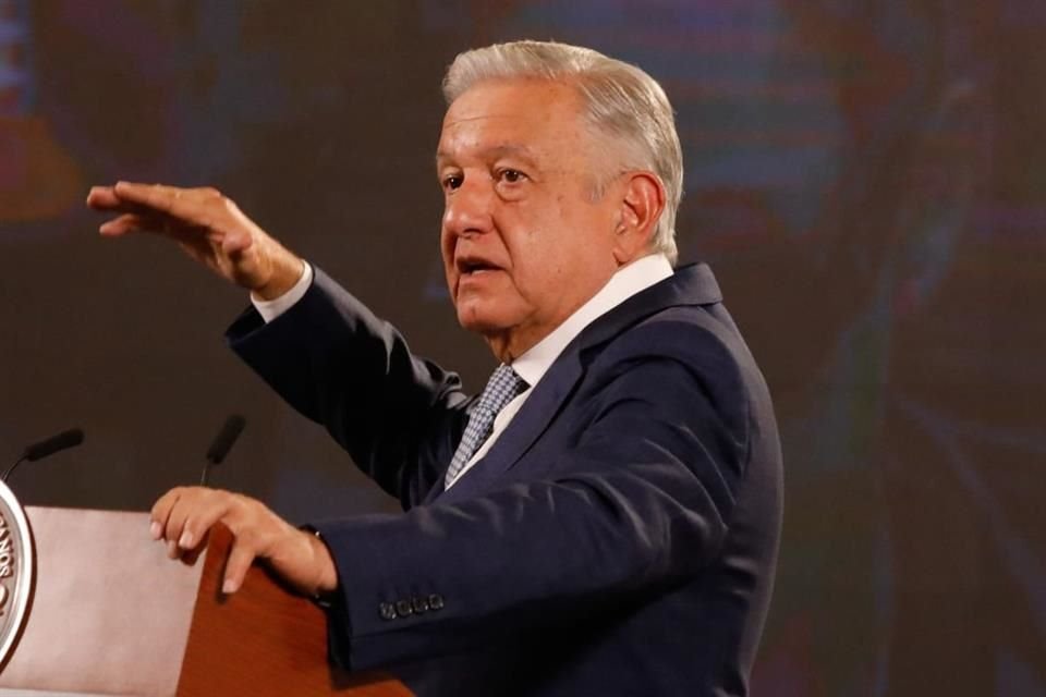 El Presidente López Obrador difundió datos sobre contratos de empresas de Xóchitl Gálvez.