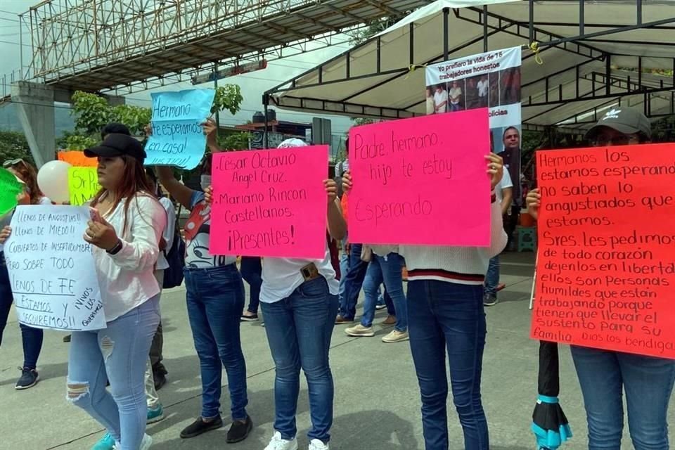 Los 16 agentes fueron plagiados el martes por miembros del Cártel de Jalisco.