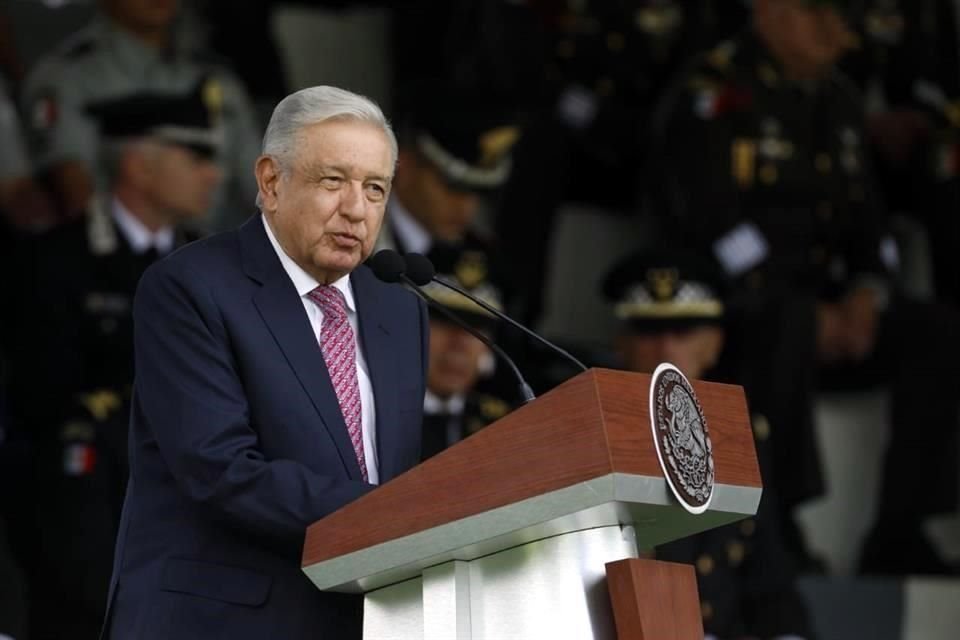 AMLO advirtió que antes de que termine su mandato enviará otra iniciativa al Congreso para que la Guardia Nacional sea conducida por Sedena.