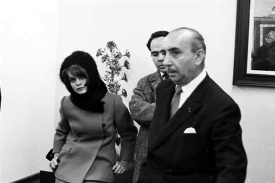 Stellweg colaboró con el museógrafo Fernando Gamboa -cofundador del INBAL con Carlos Chávez-, en proyectos internacionales, como Expo 67 y la Bienal de Venecia.