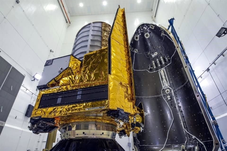 El telescopio espacial Euclid preparándose para su lanzamiento desde Cabo Cañaveral, Florida.