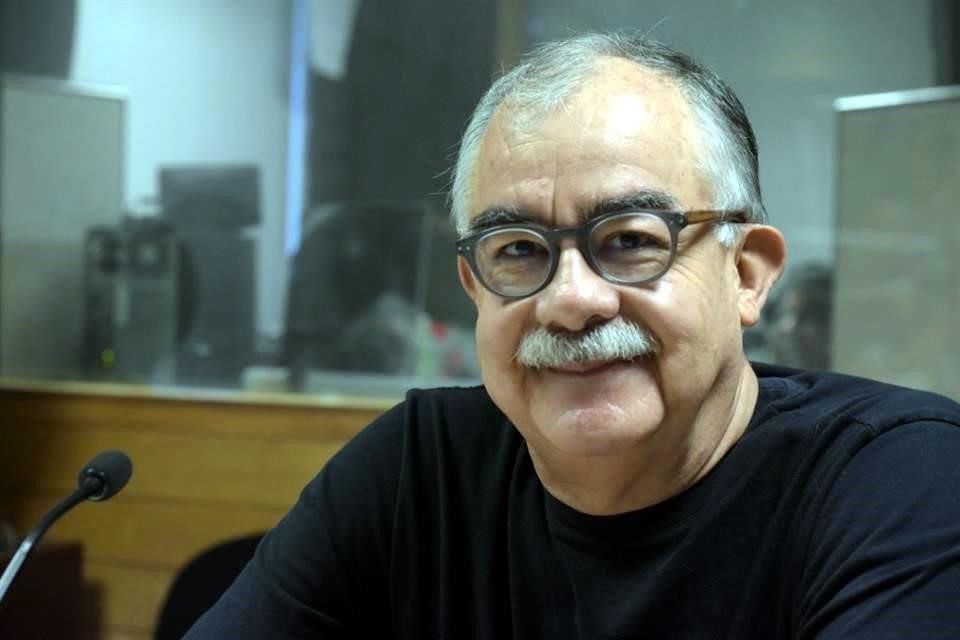 Edmundo Calva Mercado (1949-2023) fue científico  y artista a la vez; tocando el violín era capaz de explicar el funcionamiento del ADN.