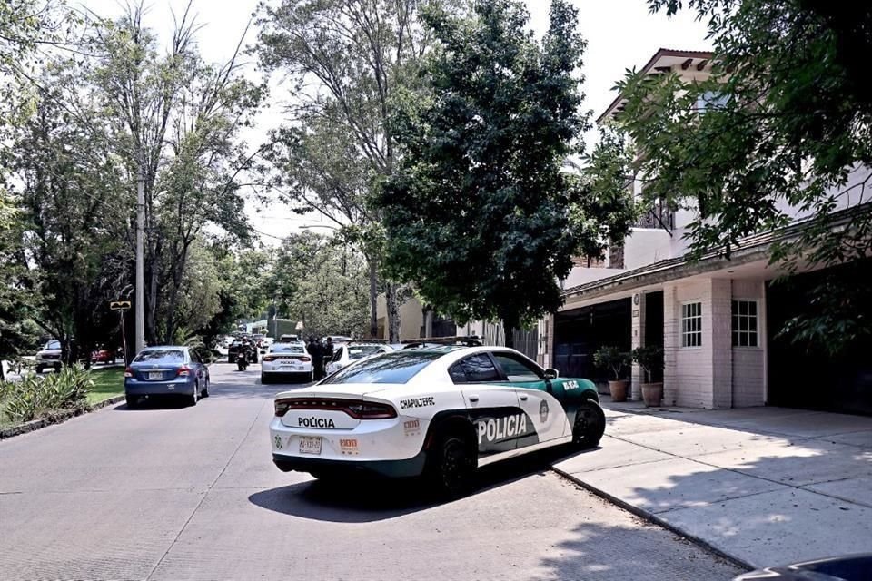 Tras los robos con violencia en casas en Lomas de Virreyes, la presencia policial se ha incrementado en la zona.