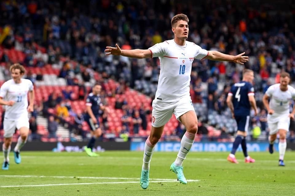 Schick marcó el segundo  tanto con un gol desde media cancha.