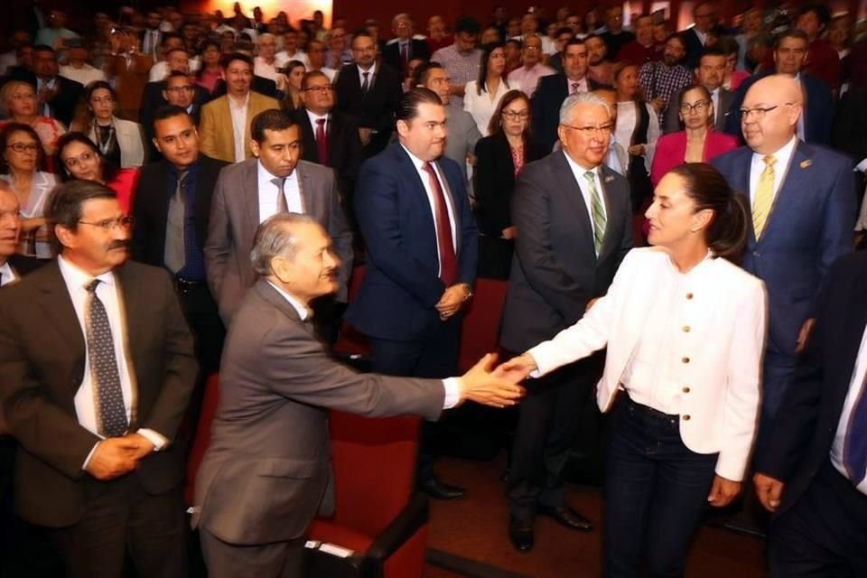 La Biblioteca Raúl Rangel Frías, de la UANL, es sede del Foro Nacional 'Ciencia, Tecnología en México: Desafíos y Propuestas'.