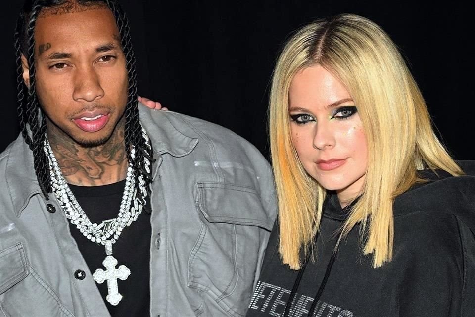 Los cantantes Tyga y Avril Lavigne, que terminaron su romance hace unas semanas, fueron captados en plan amistoso en Las Vegas.