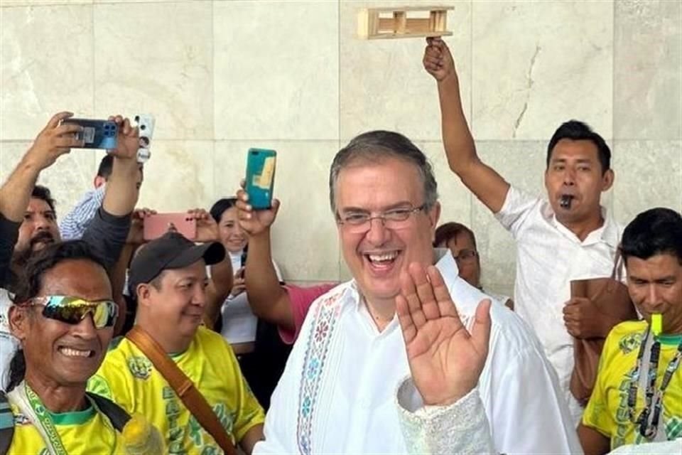 El recibimiento a Ebrard en Veracruz.