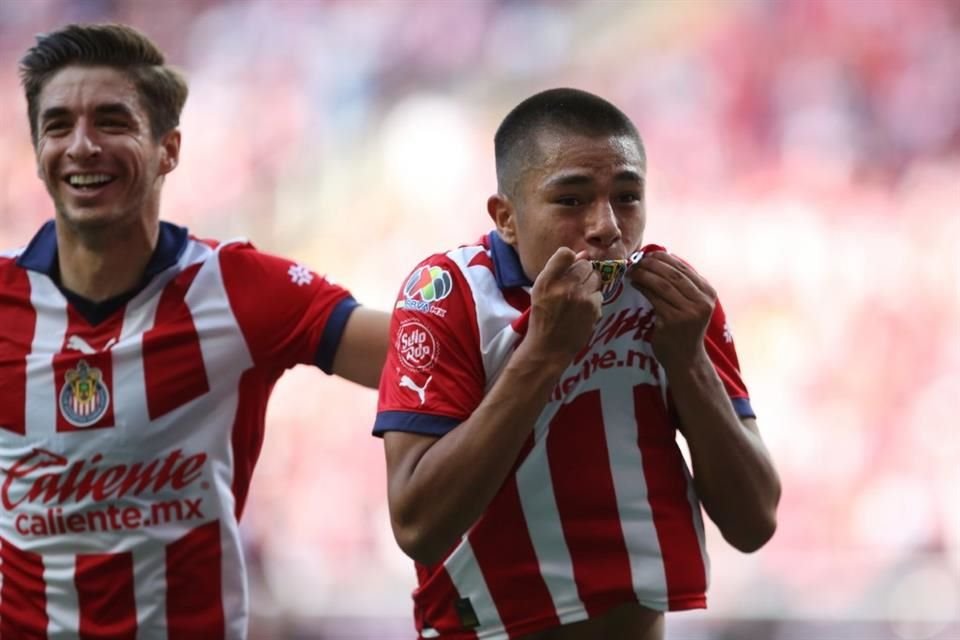 Con 106 minutos en la Primera División, Yael Padilla ha colaborado para un inicio perfecto de las Chivas.