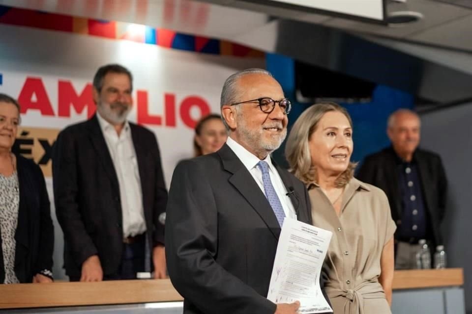 Ignacio Loyola, diputado y ex Gobernador de Querétaro, también se registró ante el Frente Amplio por México.