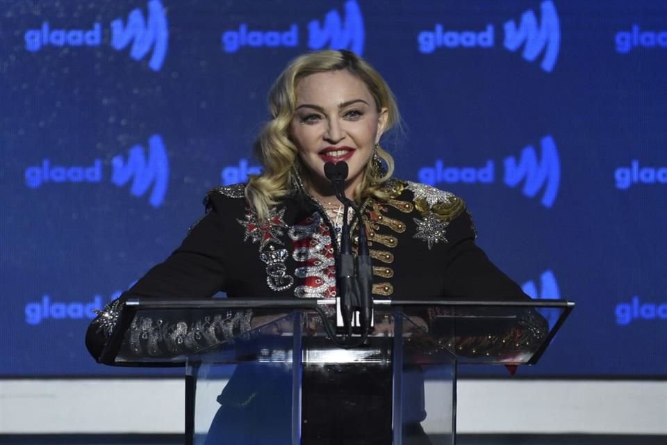 Madonna anunció que en próximas semanas se reprogramarán las fechas de su gira que pospuso por enfermedad.