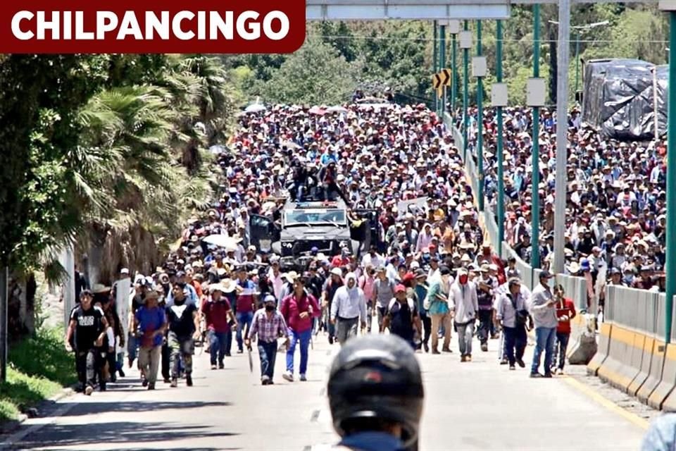 Pobladores, presuntamente obligados por crimen, realizaron en Chilpancingo bloqueos, disputas contra autoridades y retencin de policas.