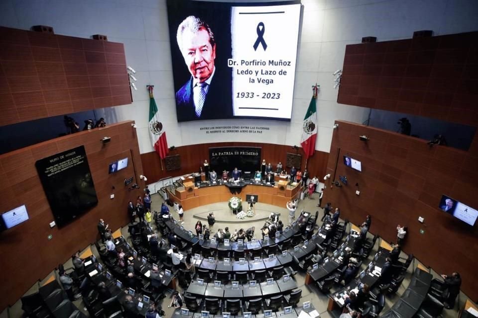 Durante la sesión de la Comisión Permanente de este martes se rindió un homenaje luctuoso a Porfirio Muñoz Ledo.