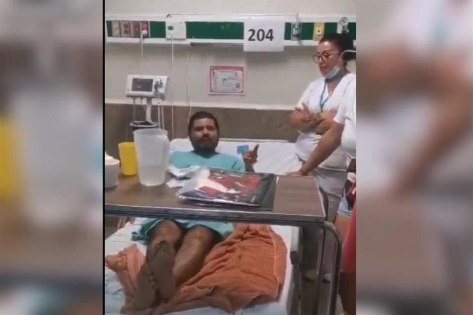 En el video, Víctor aparece acostado en una cama del hospital rodeado por personal de salud, el cual le brinda su apoyo.