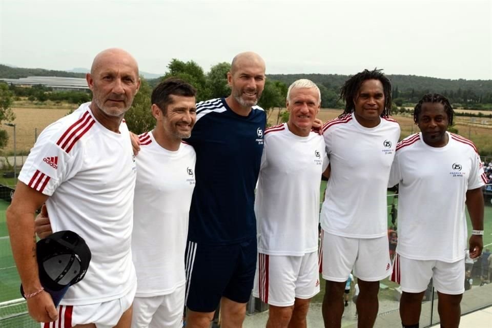 Zinedine Zidane fue el encargado de reunir a los campeones en Francia 98.