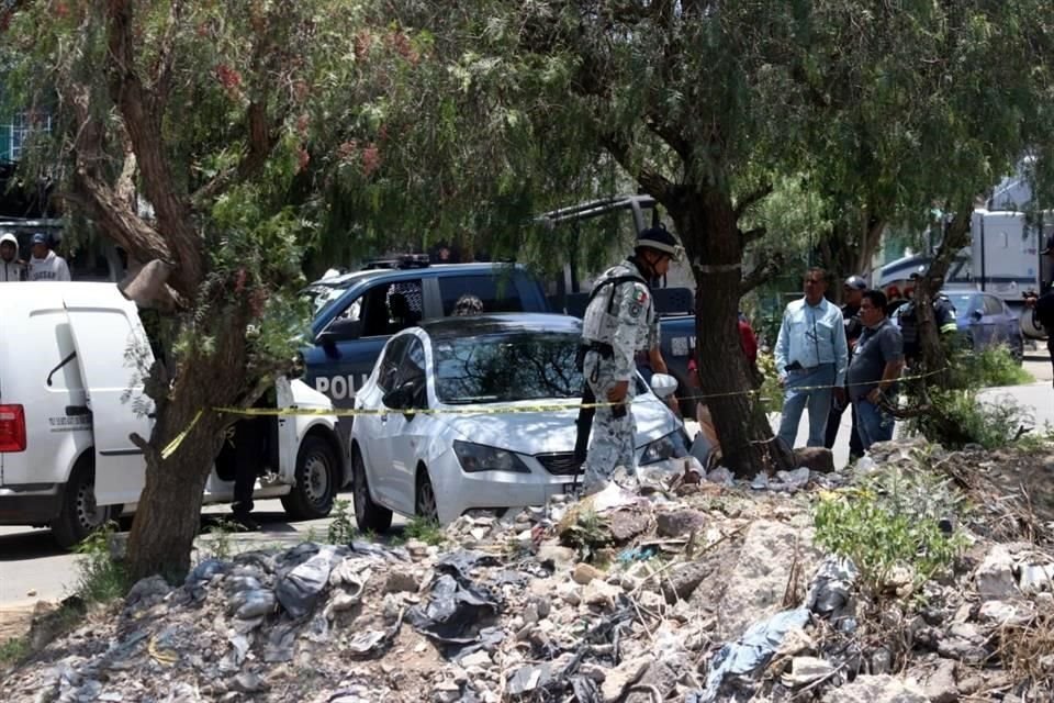 Tras los peritajes, los cuerpos fueron trasladados al anfiteatro sin ser identificados.