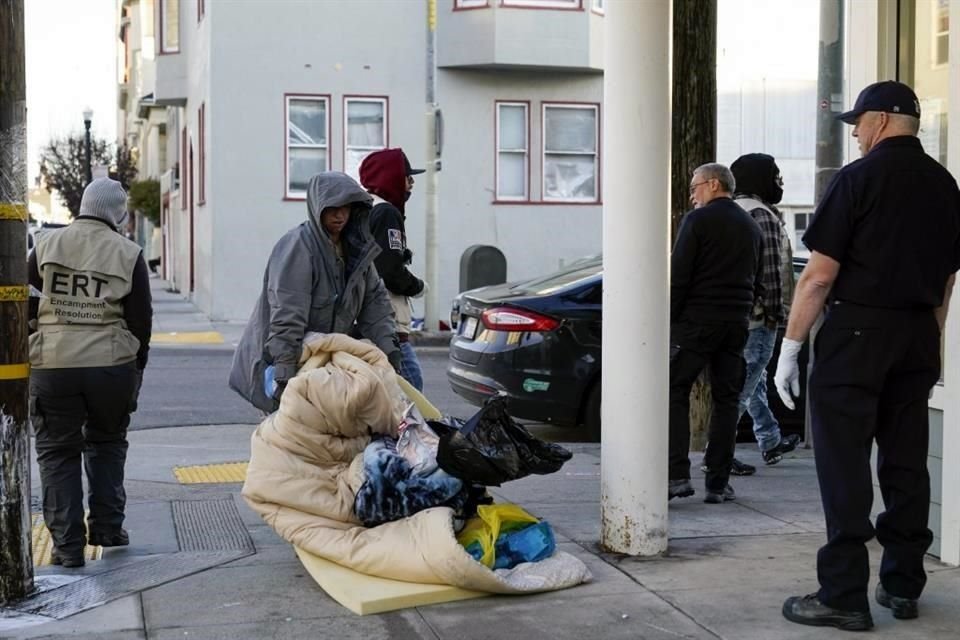 Las personas sin hogar en California ya son un grupo vulnerable, que a menudo luchan contra la mala salud, trauma y pobreza profunda antes de perder su vivienda.