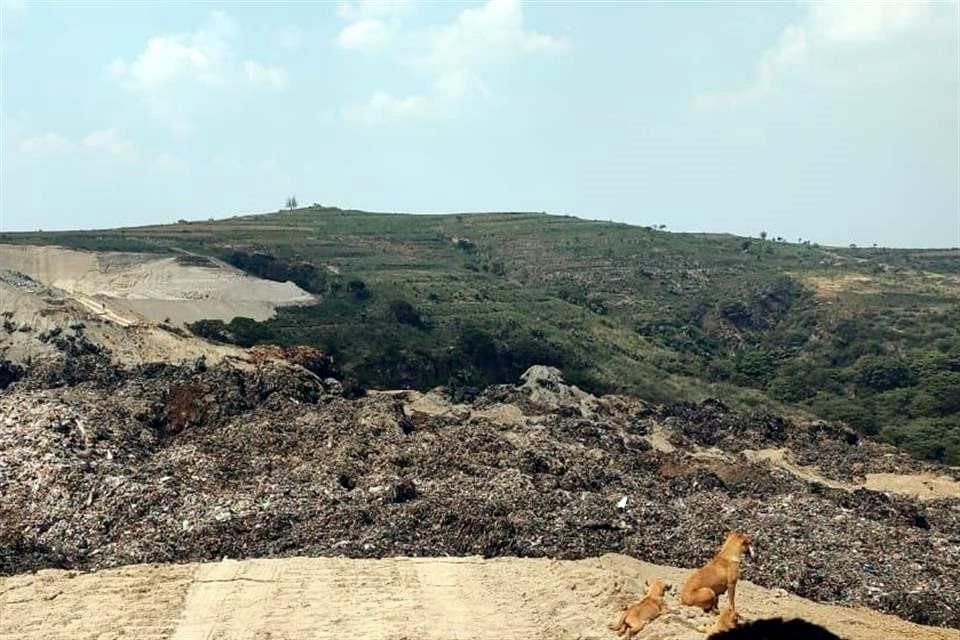 El 4 de julio hubo un deslave en el basurero de Santiago Tepatlaxco.