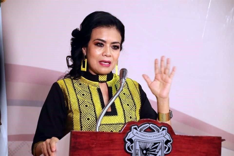 La Alcaldesa Norma Otilia Hernández en conferencia de prensa.