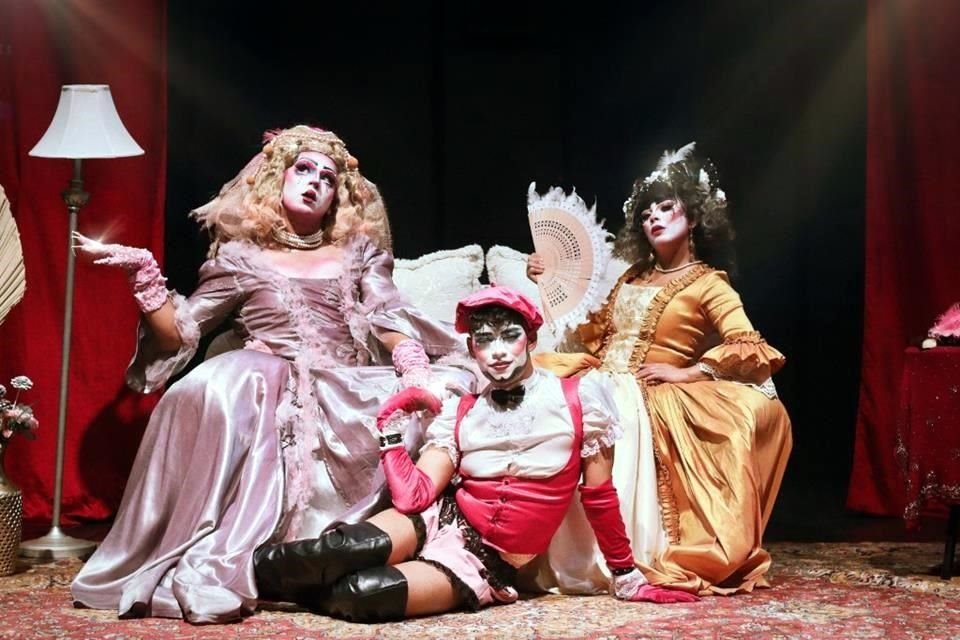 Monólogos, comedias y farsas, espectáculos poético-musicales, cabaret y drag, dramas y cualquier otro género caben en la programación del Drinky Fest.