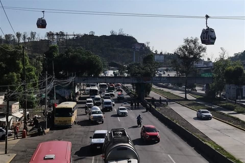 Los peritos demoraron cuatro horas en realizar los peritajes y retirar el cuerpo, lo que ocasionó un asentamiento vehicular de varios kilómetros.