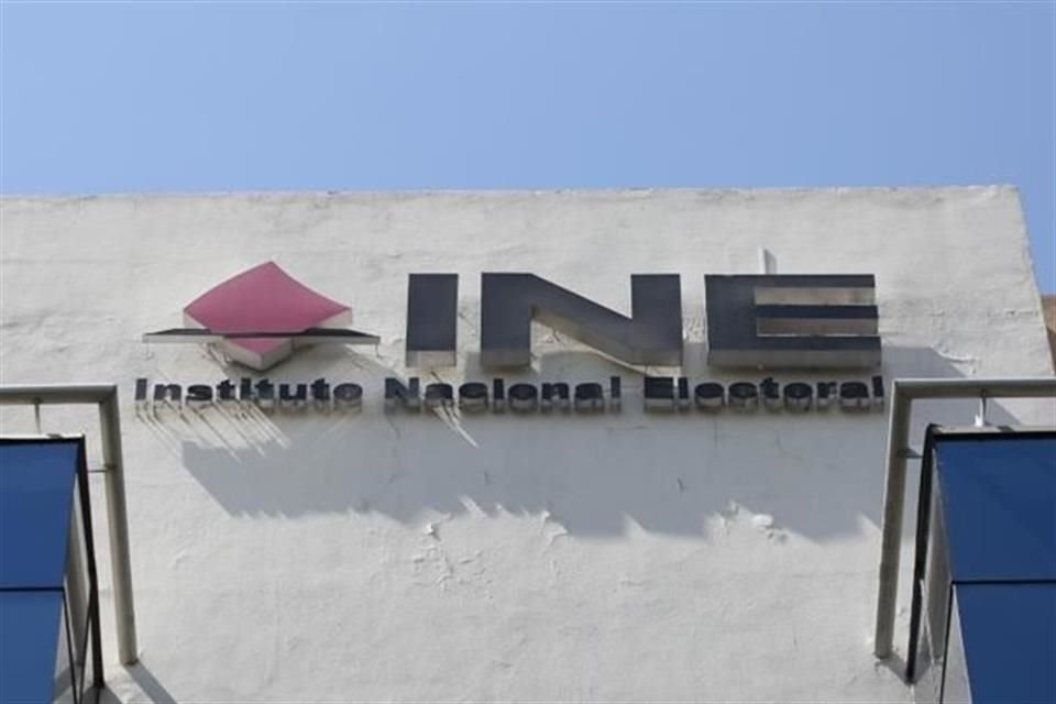 El INE planea endurecer fiscalización del proselitismo de aspirantes presidenciales, contabilizando hasta gastos de alimentación y traslado.