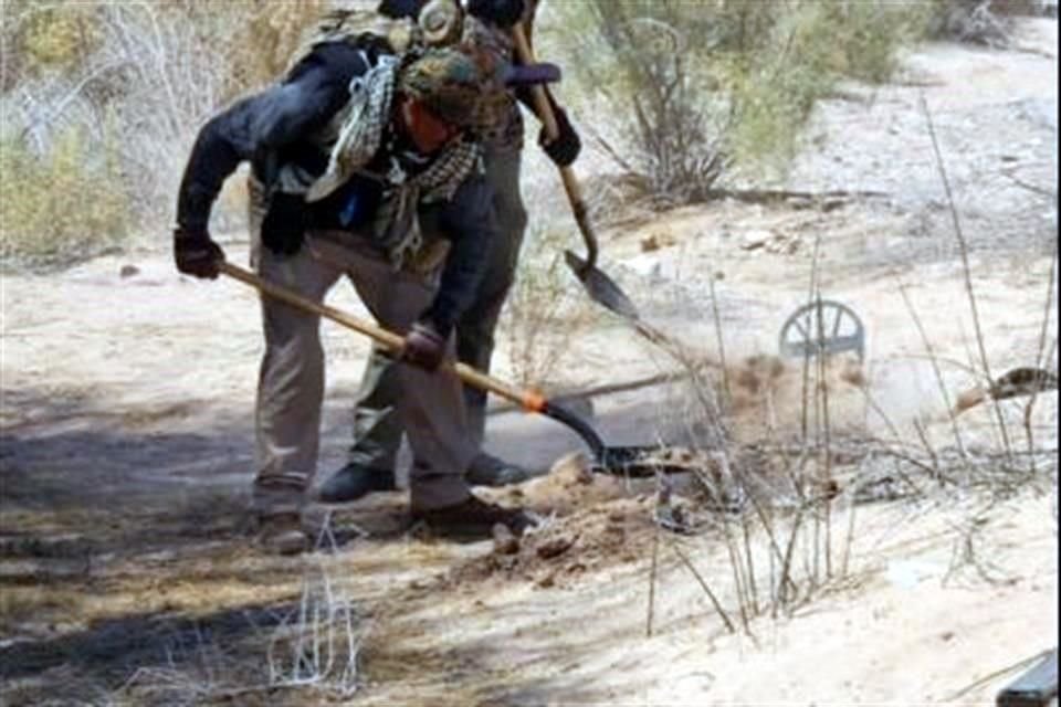 Los cuerpos de al menos 15 personas fueron hallados enterrados en un predio en Mexicali, BC, de acuerdo con colectivos de búsqueda de desaparecidos.