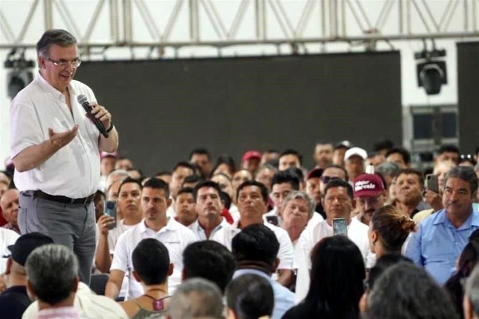 Marcelo Ebrard en asamblea desde Colima.