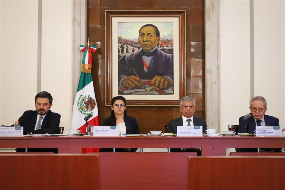 El Gobierno federal instaló el Comité Técnico del Fondo de Salud, con el que se transferirán los recursos públicos para el IMSS Bienestar.