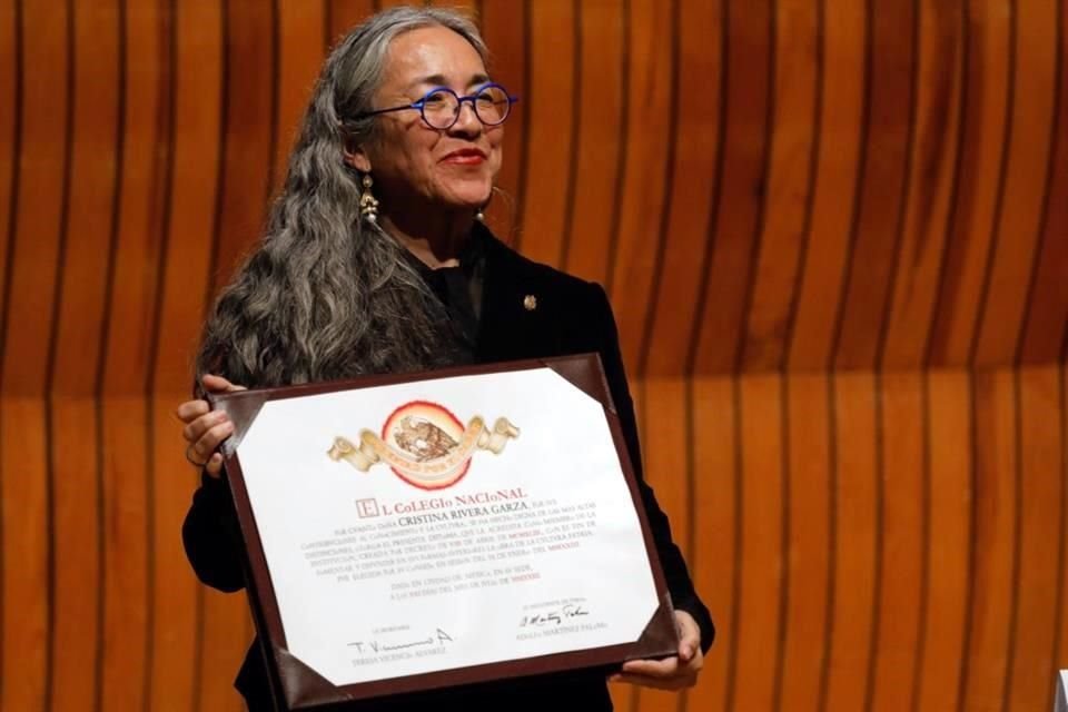 La escritora Cristina Rivera Garza dictó la tarde de este viernes su discurso de ingreso a El Colegio Nacional.