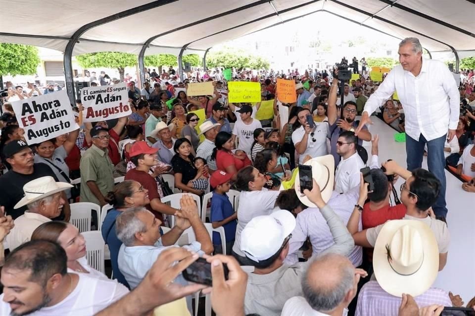 El ex Secretario de Gobernación se encuentra de gira en Sinaloa.