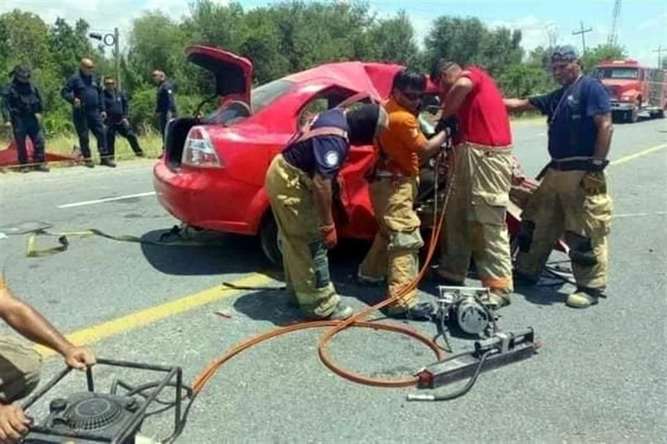 El accidente ocurrió a la altura del kilómetro 43 de la Carretera San Fernando-Ciudad Victoria.