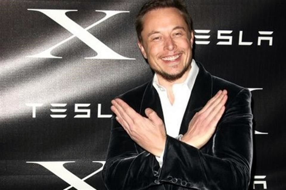 Musk cambiará logotipo de Twitter por una 'X'.