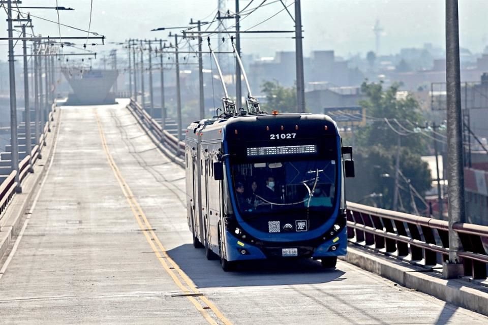 Ex transportistas acusaron exclusión del proyecto de empresa tras chatarrización de unidades, mientras líderes controlan sistema en CDMX.