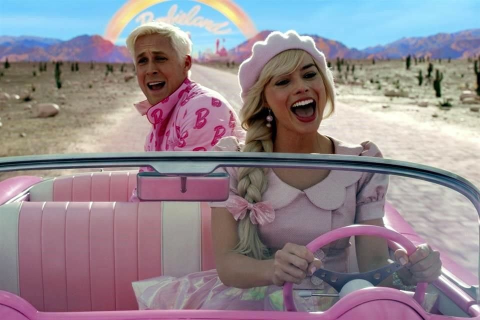 La película de 'Barbie' incluye un enorme guardarropa para la muñeca titular, y gran parte de este fue proporcionado por CHANEL.