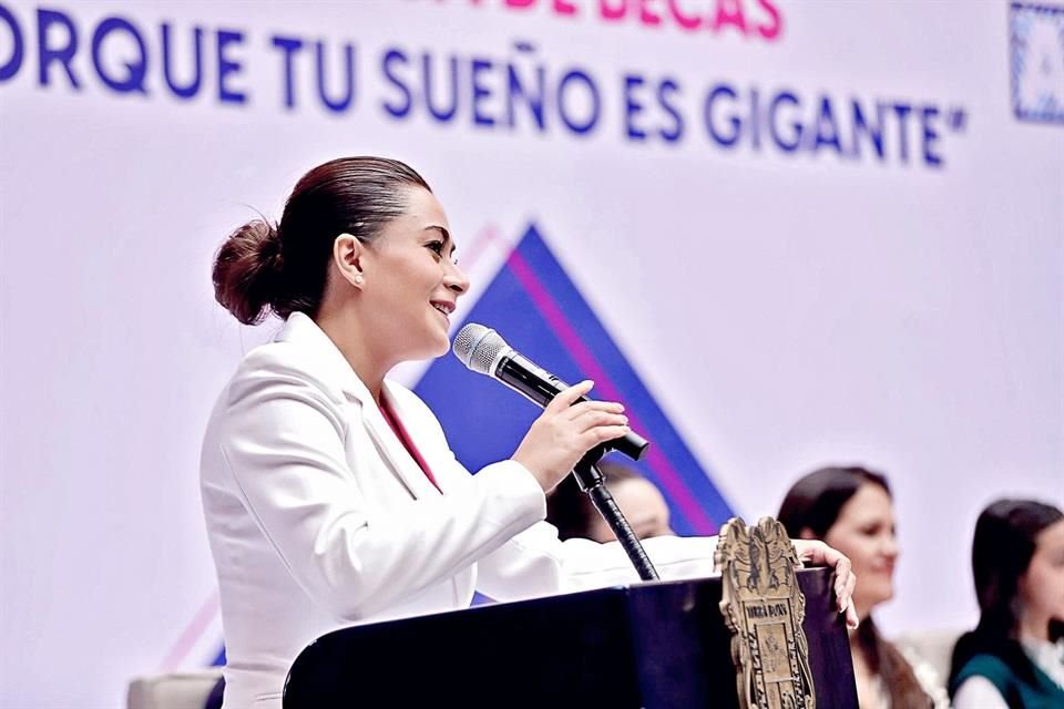 El Congreso de Aguascalientes aprobó vía fast track una reforma para que la Gobernadora Tere Jiménez tenga un Poder Judicial a modo.