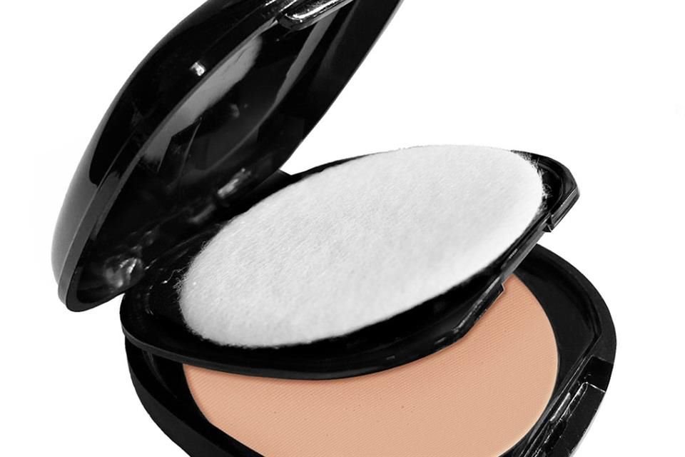 La marca de maquillaje By Apple lanzó unos 'polvos mágicos' que se adaptan a cualquier tipo de piel u ocasión.