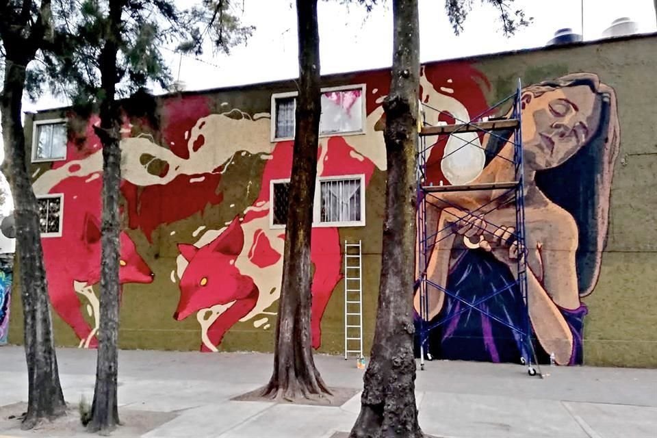 El mural forma parte de un programa de Prosoc y fue intervenido con propaganda de Claudia Sheinbaum.