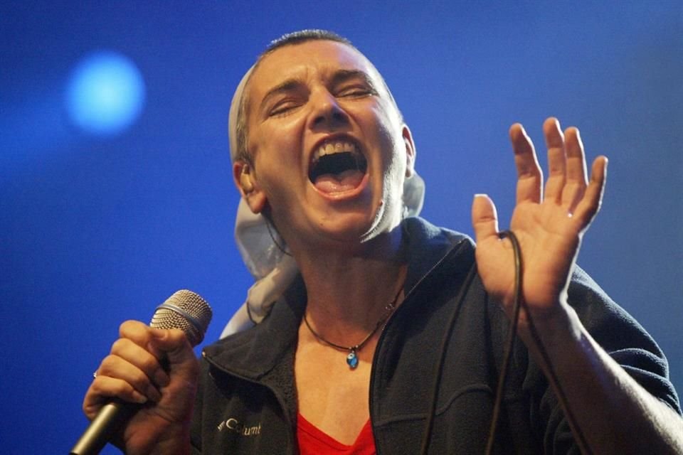 La policía reveló que Sinéad O' Connor fue encontrada inconsciente en Londres y que su muerte no se considera sospechosa; realizarán una autopsia para conocer la causa del fallecimiento