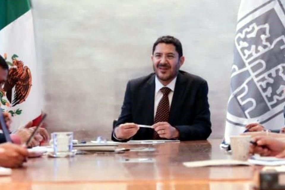 El Gobierno de la CDMX informó que Martí Batres, Jefe de Gobierno, nombró a Alberto Hernández como nuevo director del Injuve.