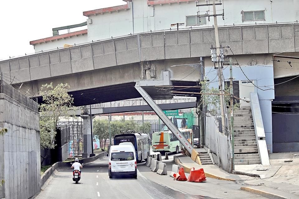 Constantemente, el Gobierno de la CDMX realiza obras de mitigación para contrarrestar el hundimiento en el tramo elevado de Pantitlán.