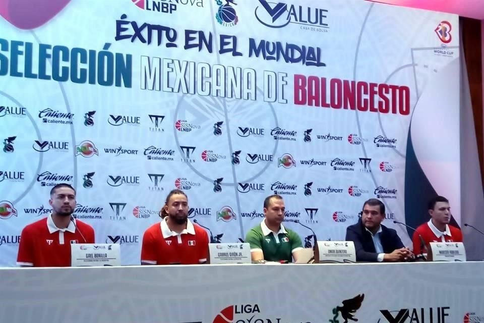 En conferencia de prensa de cara al juego de despedida de la Selección Mexicana de Baloncesto rumbo al Mundial, se oficializó a la plantilla que viajará a la gira de preparación y a la Copa del Mundo.